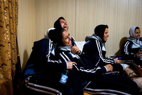 شادی و شیطنت بعضی از بازیکنان شب قبل از مسابقه در هتل